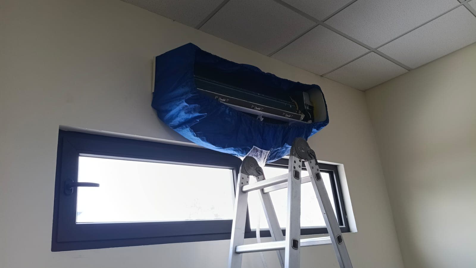 Trabajo real de aire acondicionado realizado por Mr. Frío, fotografía 148